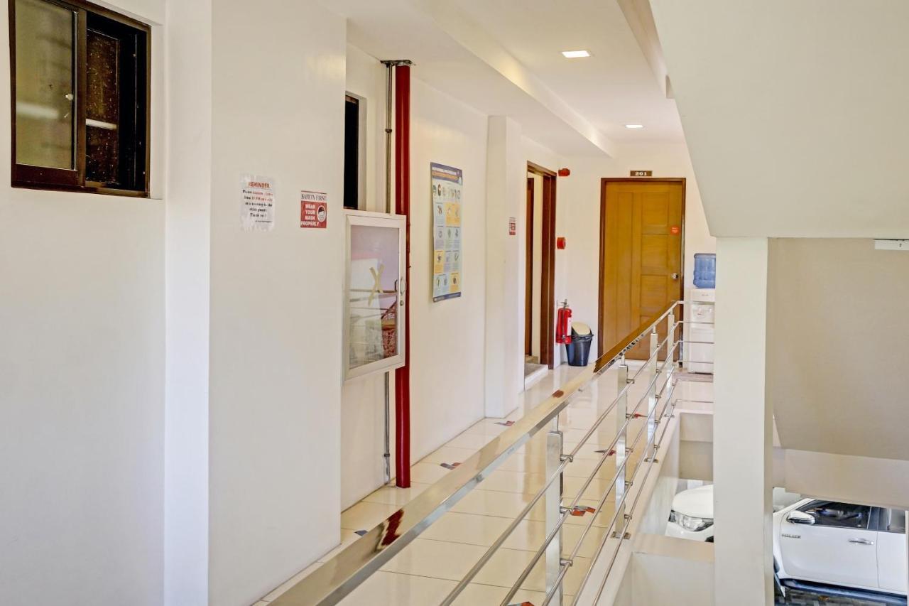 Oyo 869 Jnv Dream Hotel Субик Экстерьер фото