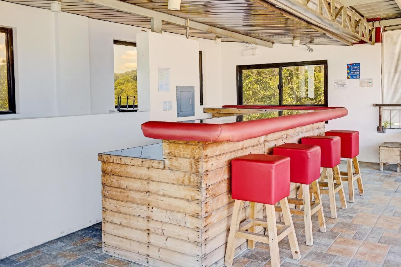 Oyo 869 Jnv Dream Hotel Субик Экстерьер фото