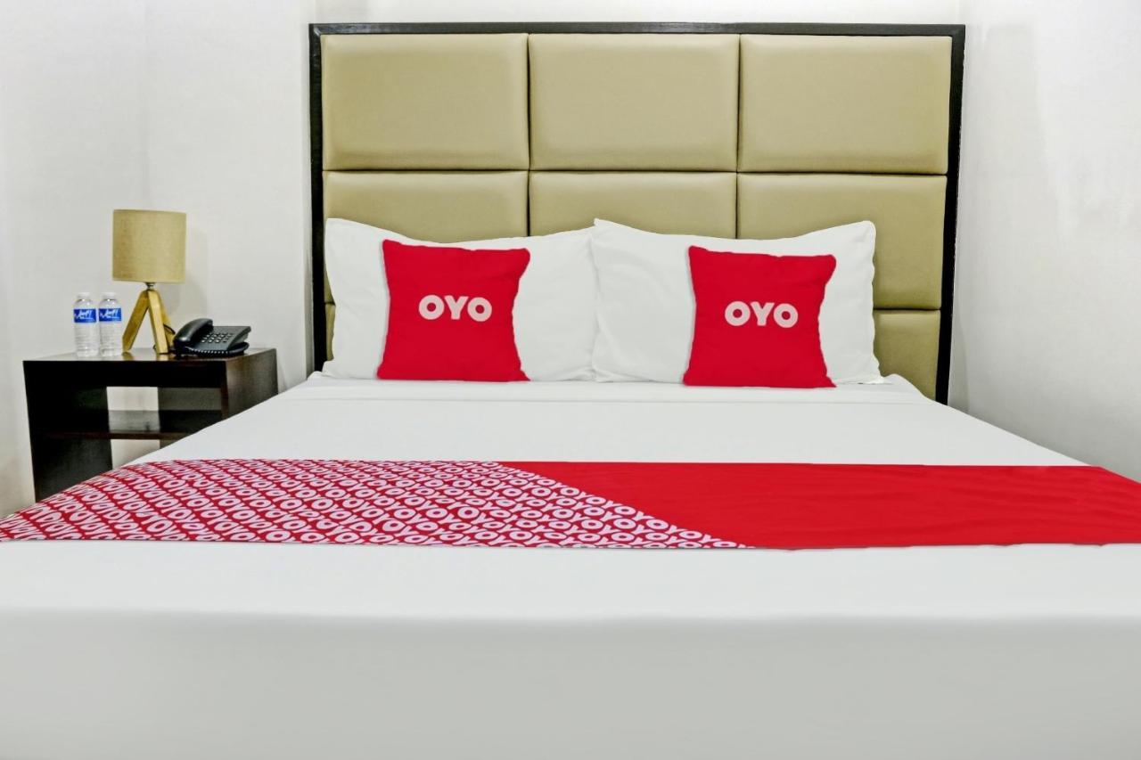 Oyo 869 Jnv Dream Hotel Субик Экстерьер фото