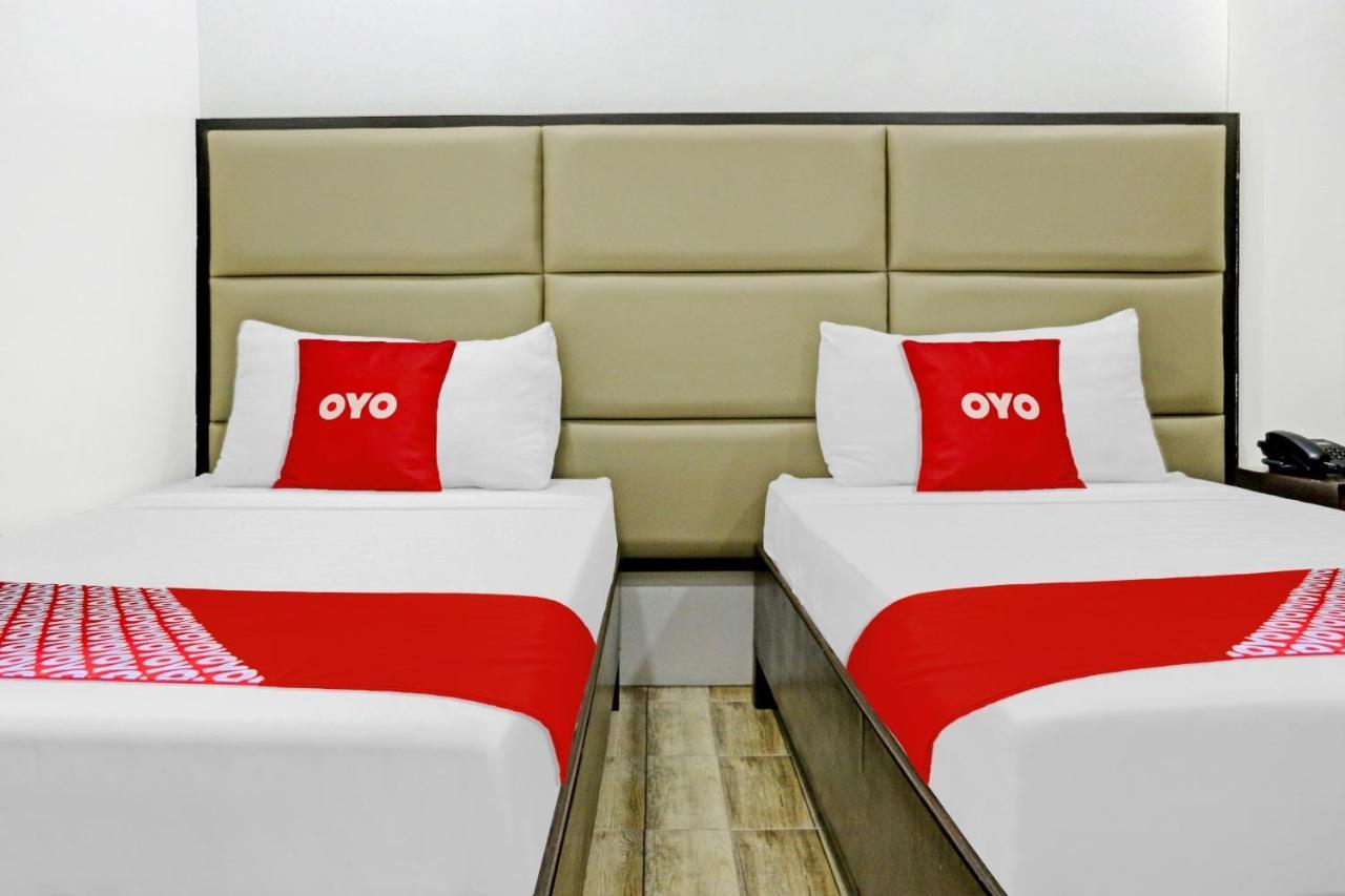 Oyo 869 Jnv Dream Hotel Субик Экстерьер фото