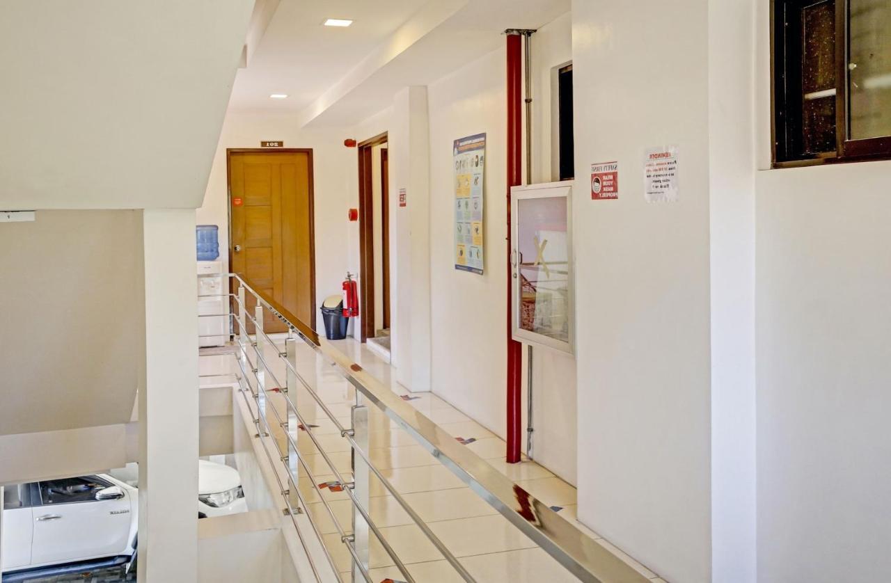 Oyo 869 Jnv Dream Hotel Субик Экстерьер фото